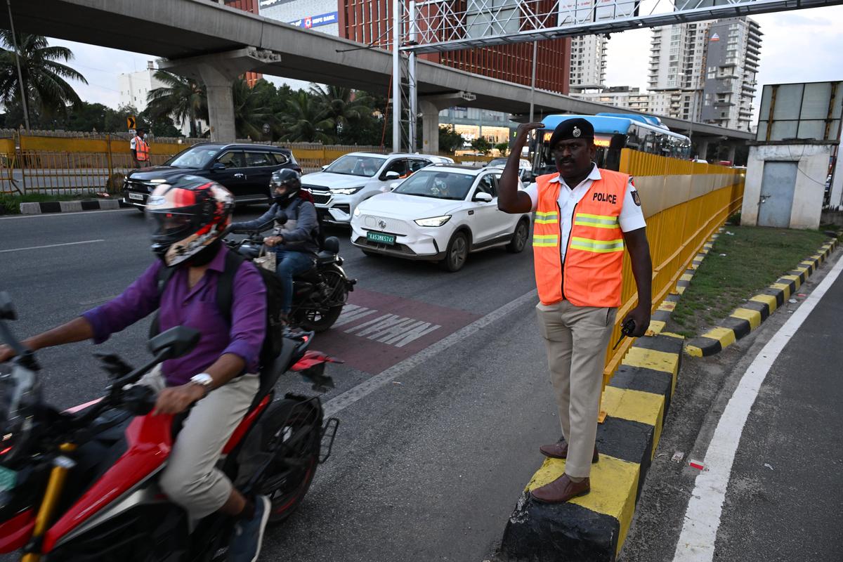 Bengaluru Police Pause Two-Wheeler Ban on Yelahanka Airport Road Corridor After Traffic Chaos
