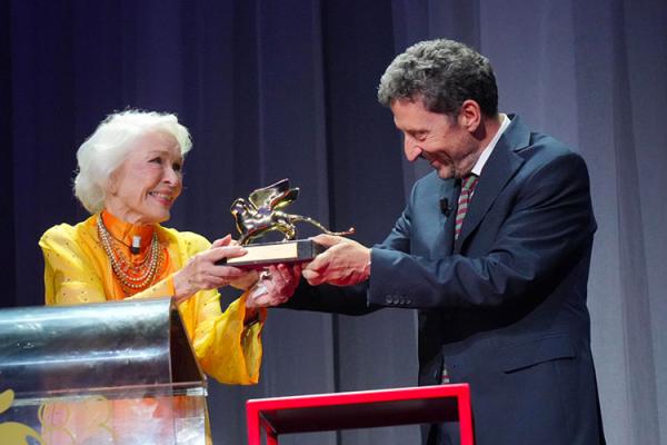 Legendary Actress Ellen Burstyn Honored With Golden Lion for Lifetime Achievement at 83rd Venice Film Festival